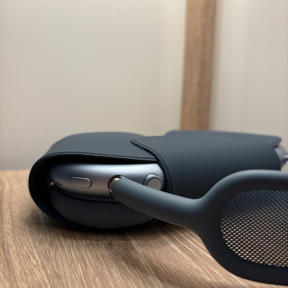 Apple AirPods Max - Blue - Picture 4 of 11